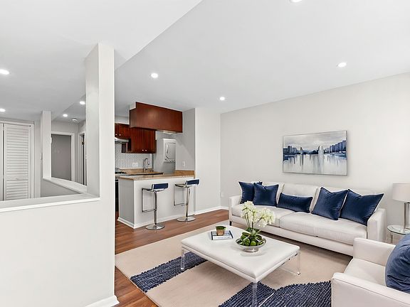3rd image of 2517 P St NW Unit 2