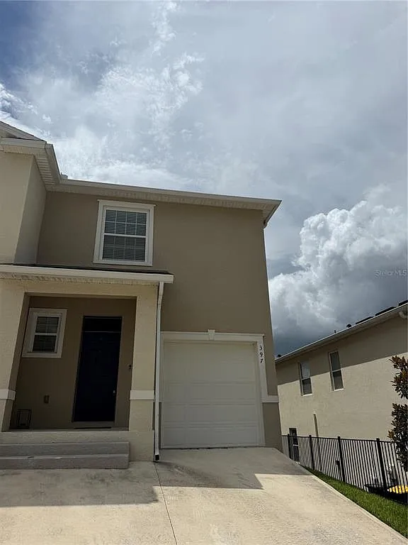 3 bed, 2.5 bath, 1673 sqft, $1,890 — Photo 1