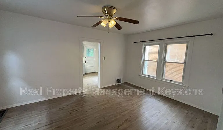 625 Blanton St — Photo 7