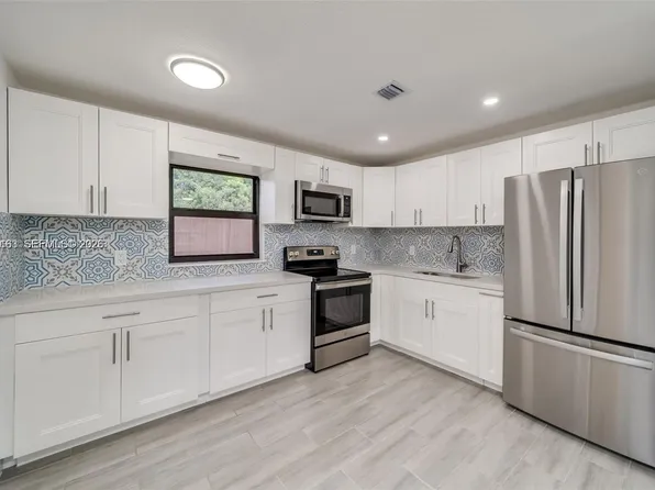 2447 Fletcher St, Hollywood, FL 33020