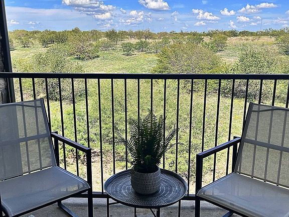 5th image of 2991 Lakeside Dr #1227