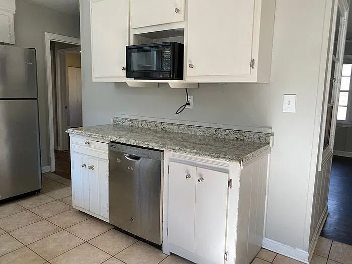4 bed, 1.5 bath, 1846 sqft, $1,795 — Photo 4