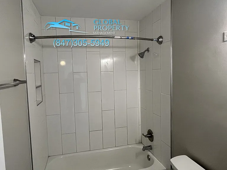 267 E Grand Ave — Photo 15