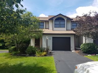 52 Surrey Hill Dr, Latham, NY 12110