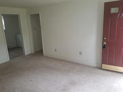 1 bed, 1.0 bath, $1,100 — Photo 1