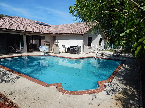OVERSIZED POOL