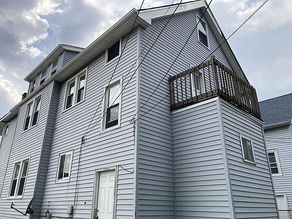 2nd image of 2171 Olive Ave #1