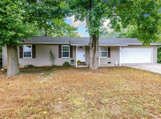 523 Wood River Ave, Cottage Hills, IL