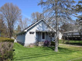 912 Fruit St, Algonac, MI 48001