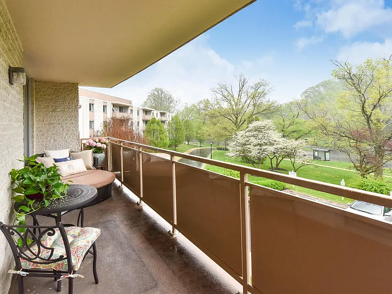 Huge balcony.