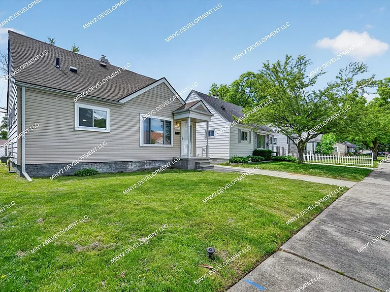 24273 Lauren Ave — Photo 25