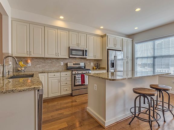 3rd image of 23348 Willisville Woods Sq