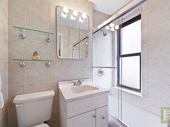 3rd image of 49 W 72nd St APT 8E