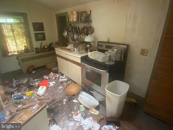 4th image of 107 2nd St