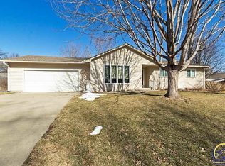 5722 SW 27th St, Topeka, KS 66614