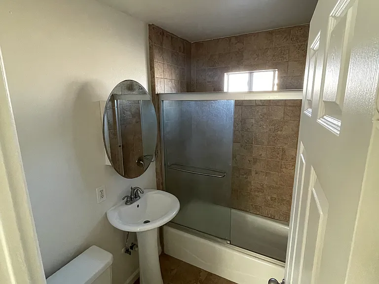 9102 Margaret St — Photo 10