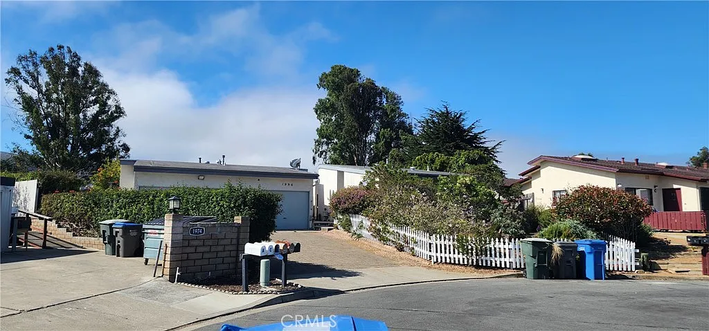 2 bed, 1100 sqft, $3,000 — Photo 1