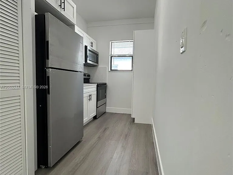 638 SW 21st Ave #4 — Photo 5