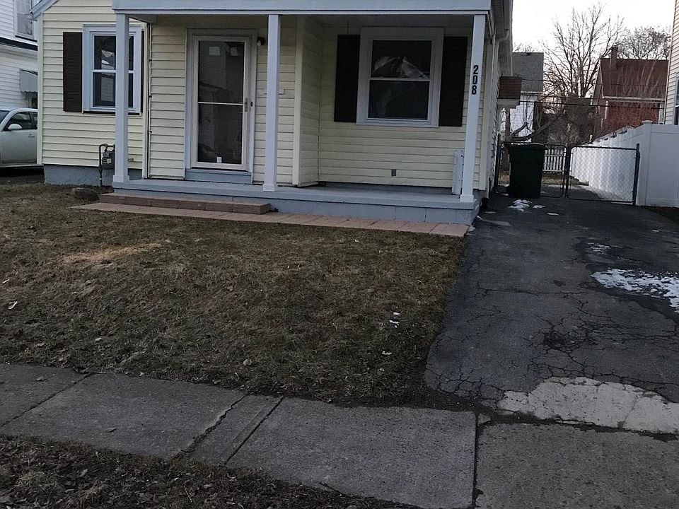 2nd image of 208 Randolph St #208