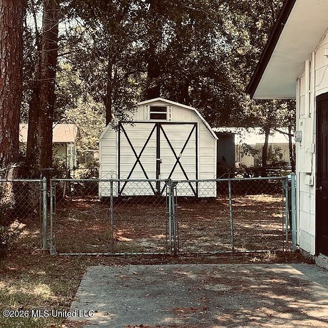 2nd image of 229 Linda Dr