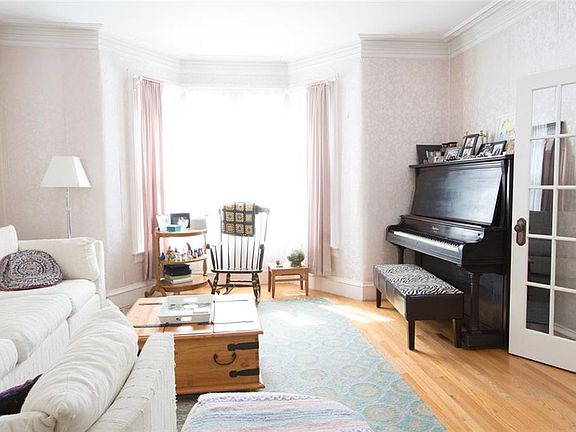 4th image of 25 Grosvenor Ave