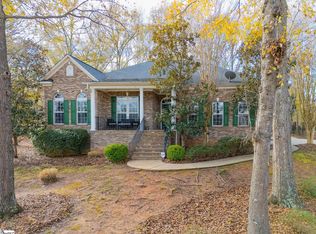 18 Neyland Dr, Fountain Inn, SC 29644