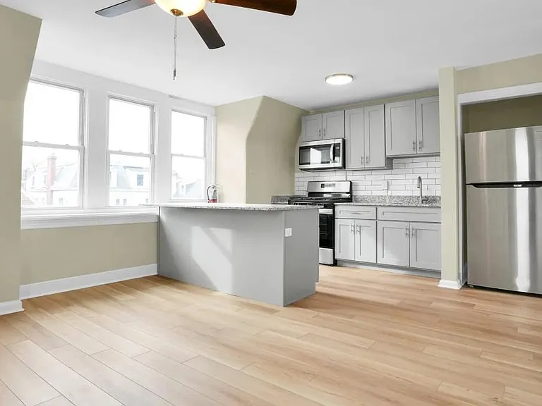 413 Gay St #4 — Photo 1