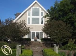 2482 Allen Rd, Ortonville, MI 48462