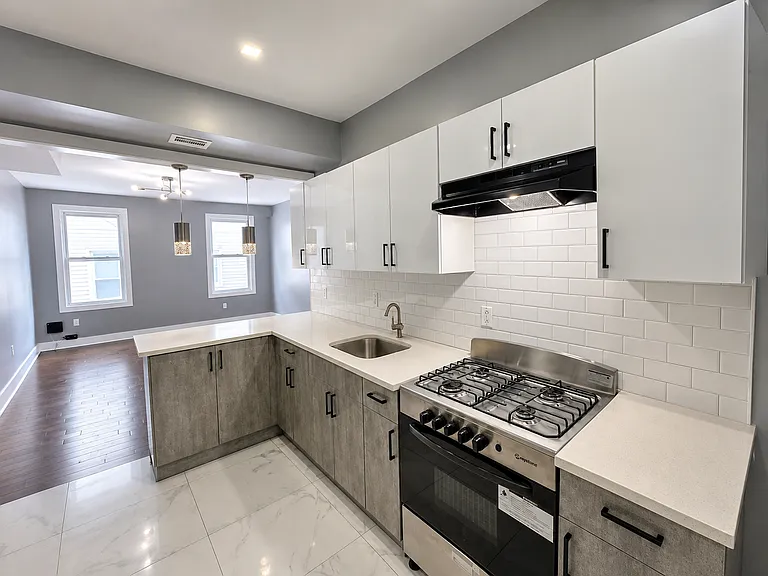 186-188 Renner Ave #2 — Photo 2
