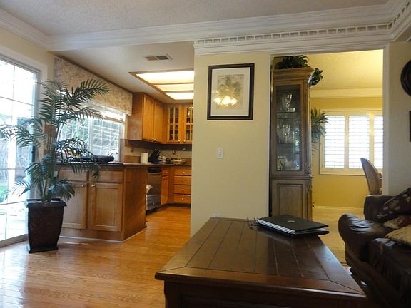 4th image of 7119 Asman Ave