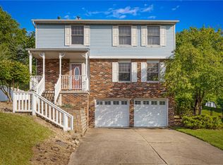 112 Penn Crest Dr, White Oak, PA 15131