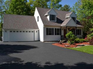 8 Snowberry Ln, Gansevoort, NY 12831