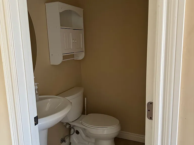 1630 Gateway Dr #4 — Photo 5