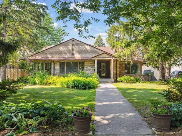 1389 Summit Ave, Saint Paul, MN 55105
