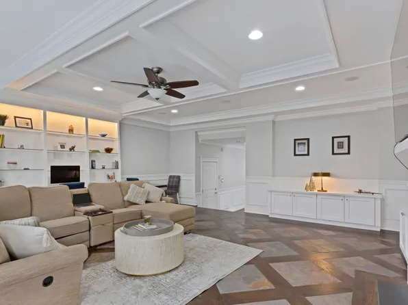 1324 W Grand Ave Unit 1W, Chicago, IL 60642