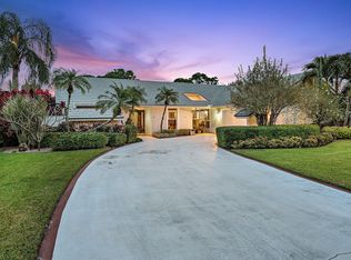 8 Balfour Rd, Palm Beach Gardens, FL 33418