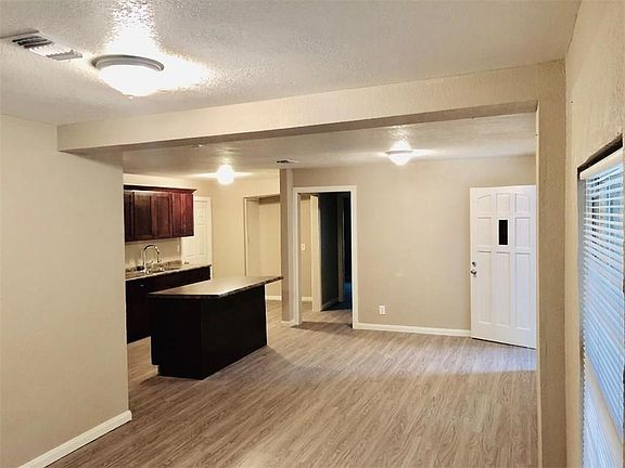5th image of 1514 Gaylord Dr