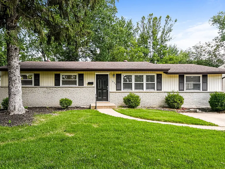1850 Shirlene Dr — Photo 4