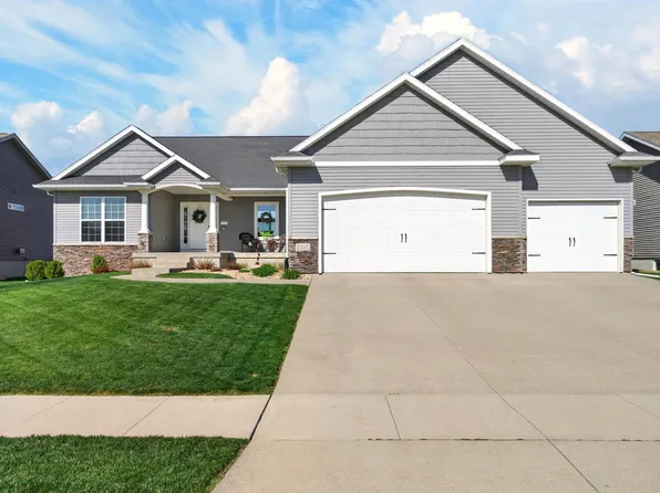 1107 Rocky Ridge Rd, Cedar Falls, IA 50613