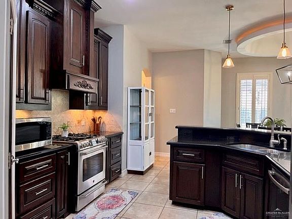 3rd image of 1319 Habanero Ln
