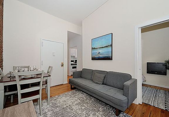 5th image of 356 W 37th St #2B