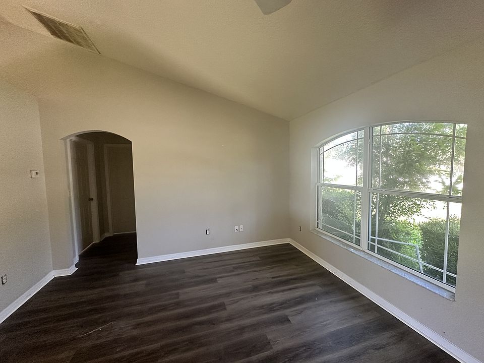2nd image of 6 Pine Pass Ln
