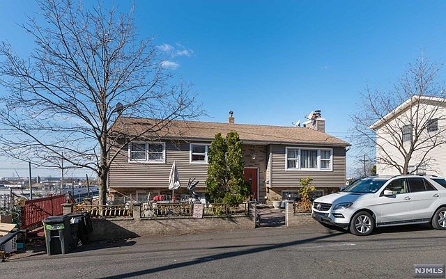 1st image of 194 Battaglia Ln