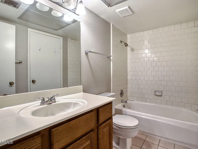 1907 W Belmont Ave — Photo 19