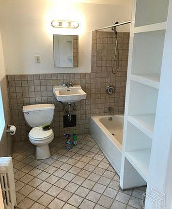 4th image of 503 E 6th St APT 4R