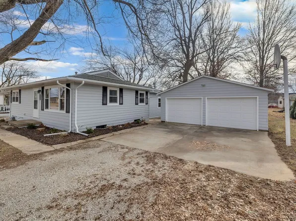 275 E Broadway St, Argenta, IL 62501