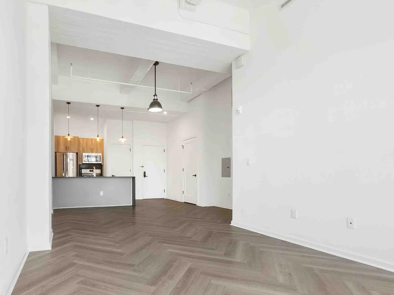 142 Charles St — Photo 3
