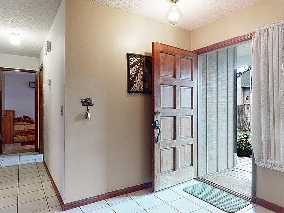 4th image of 431 Newport Village Dr