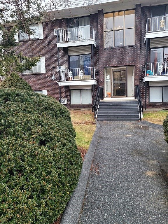 260 E Haverhill St APT 2, Lawrence, MA 01841 | Zillow