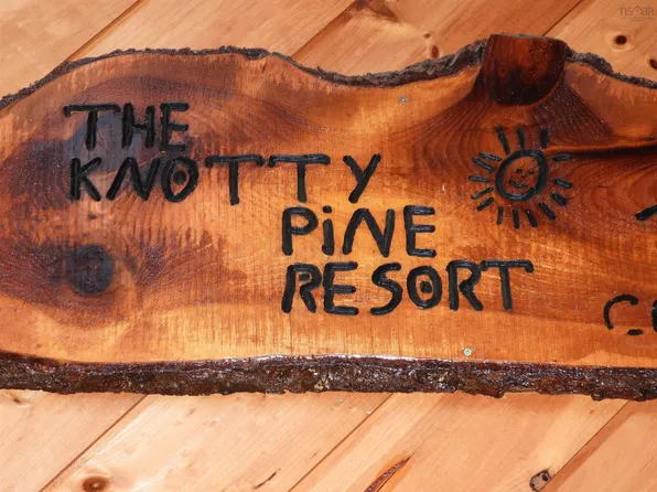 51 Camp Lake Dr, Chester, NS B0J 2M0